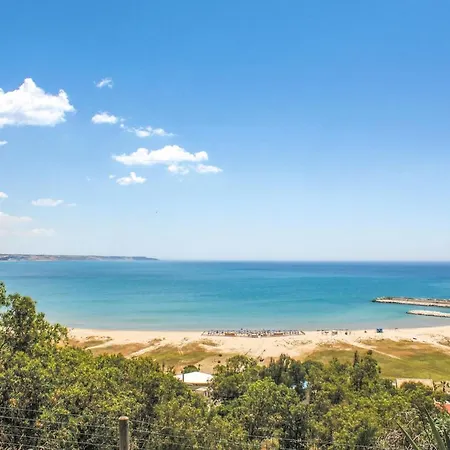 펜션 3 Bedroom In 기제리아